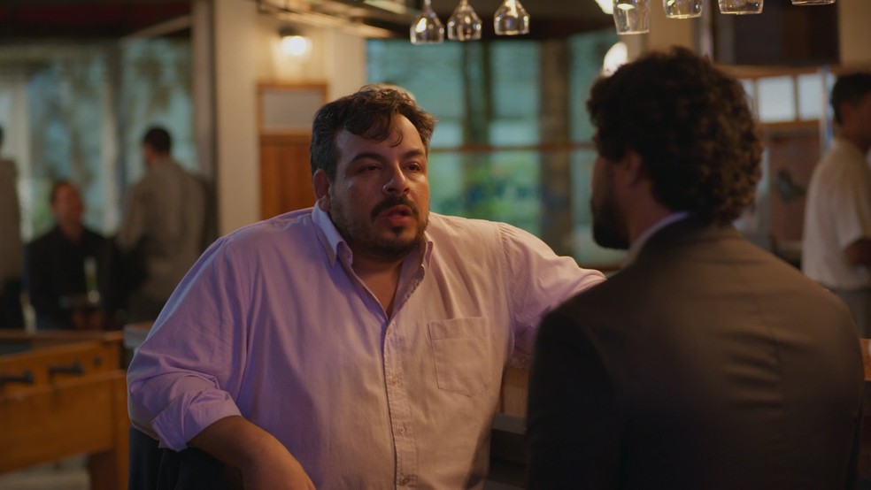 Freitas acabará revelando dos dólares para Ivan — Foto: Reprodução/TV Globo