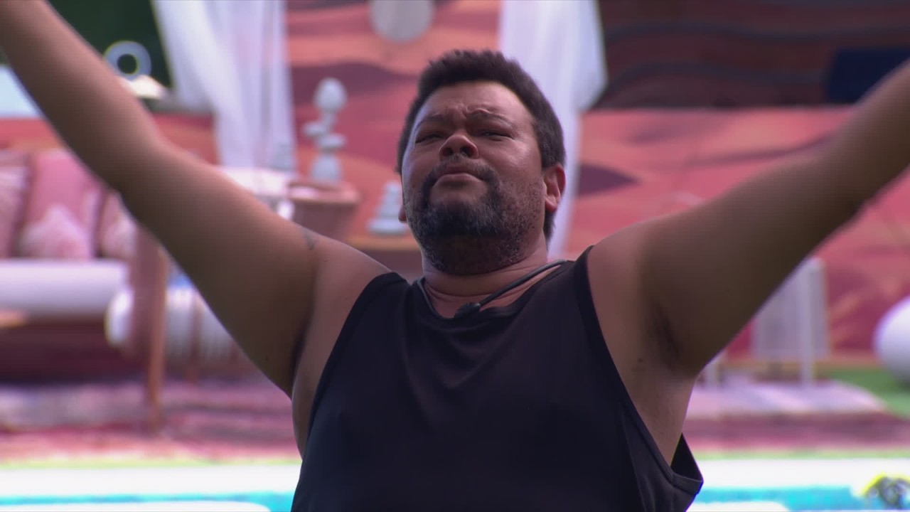 Após briga, Babu Santana faz música para Ana Paula Renault e provoca: 'Posso ser presidente do seu fã-clube?'